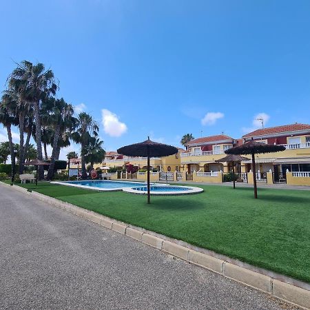 2 Bedroom Property In Closed Urbanisation Torrevieja Eksteriør bilde
