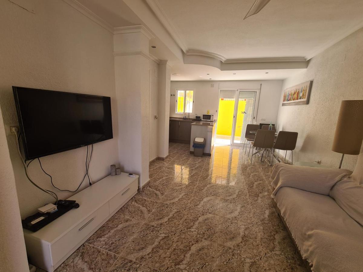 2 Bedroom Property In Closed Urbanisation Torrevieja Eksteriør bilde