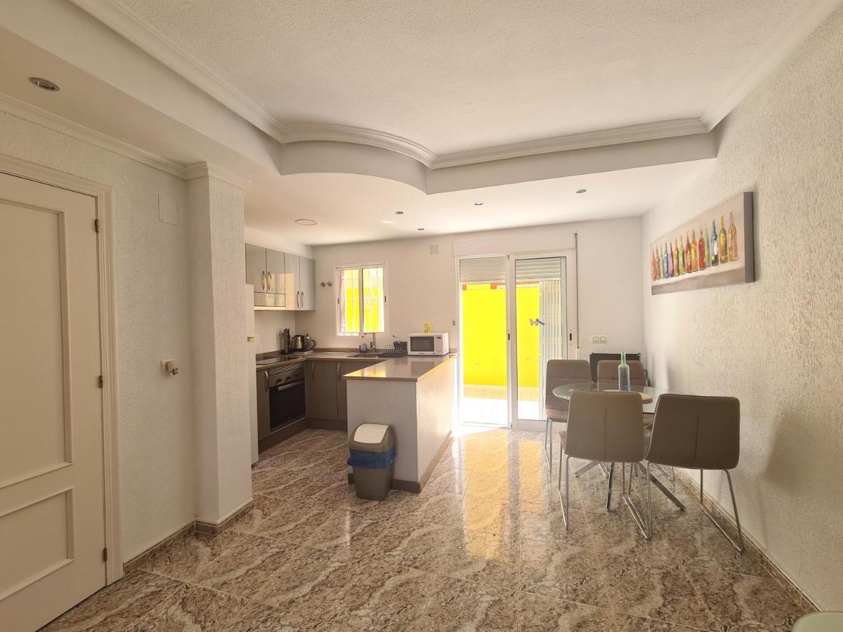 2 Bedroom Property In Closed Urbanisation Torrevieja Eksteriør bilde
