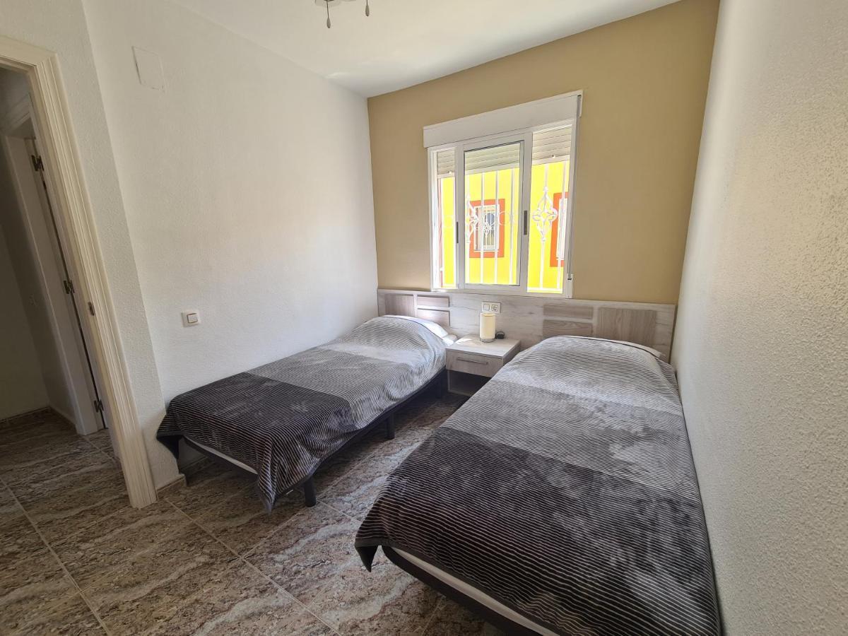 2 Bedroom Property In Closed Urbanisation Torrevieja Eksteriør bilde