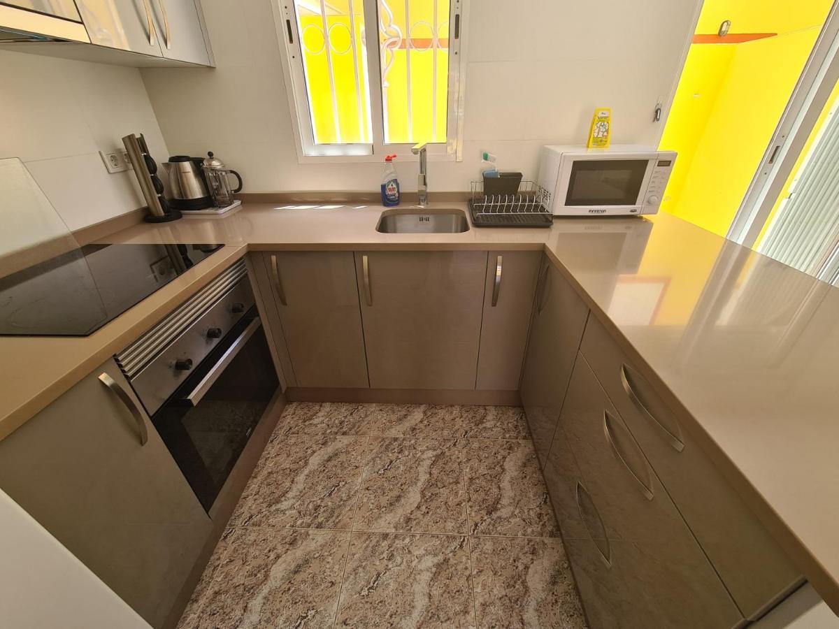 2 Bedroom Property In Closed Urbanisation Torrevieja Eksteriør bilde